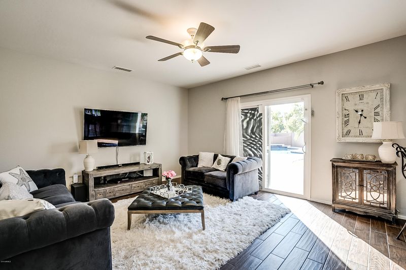 10325 E Kiva Cir, Mesa, AZ 85209