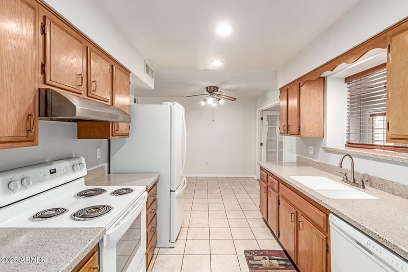 10329 Floriade Dr, Sun City, AZ 85351