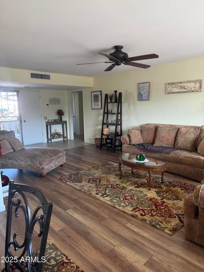 10329 Gulf Hills Dr, Sun City, AZ 85351