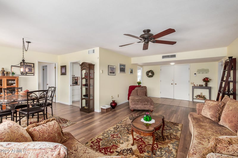 10329 Gulf Hills Dr, Sun City, AZ 85351