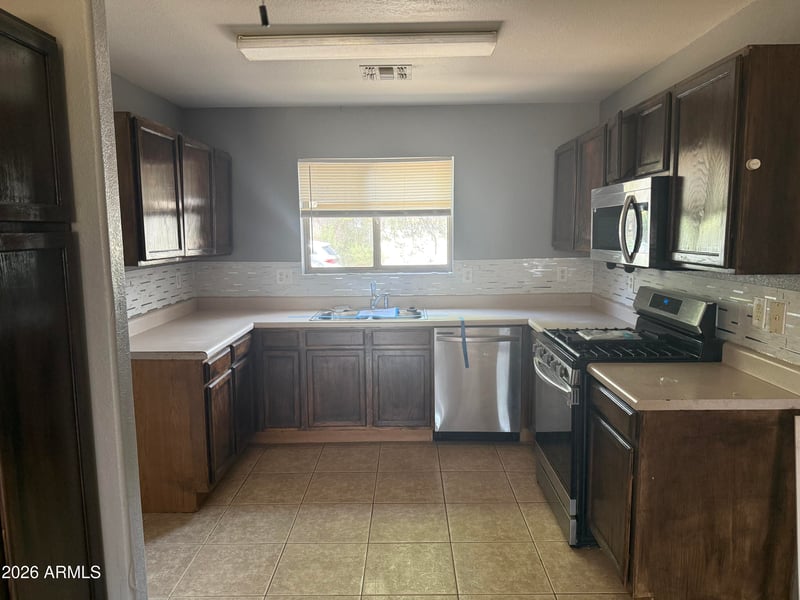 1033 E Cowboy Cove Trl, San Tan Valley, AZ 85143