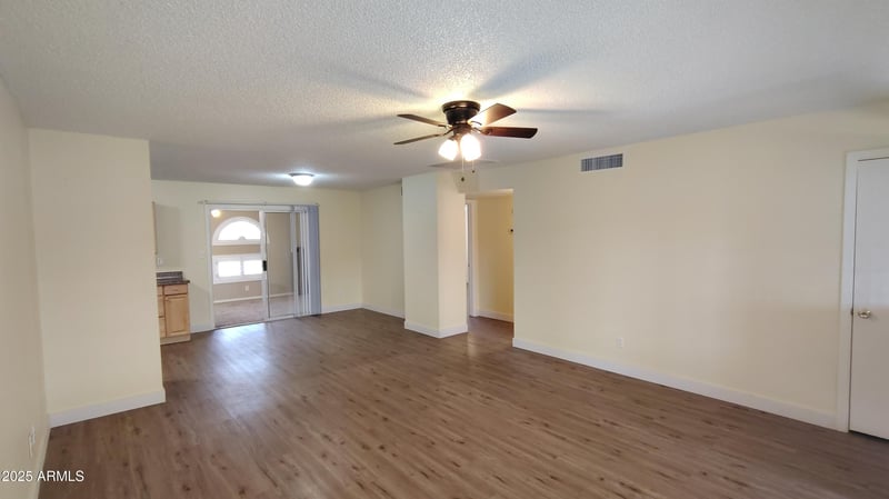 1033 Florence Dr, Mesa, AZ 85208