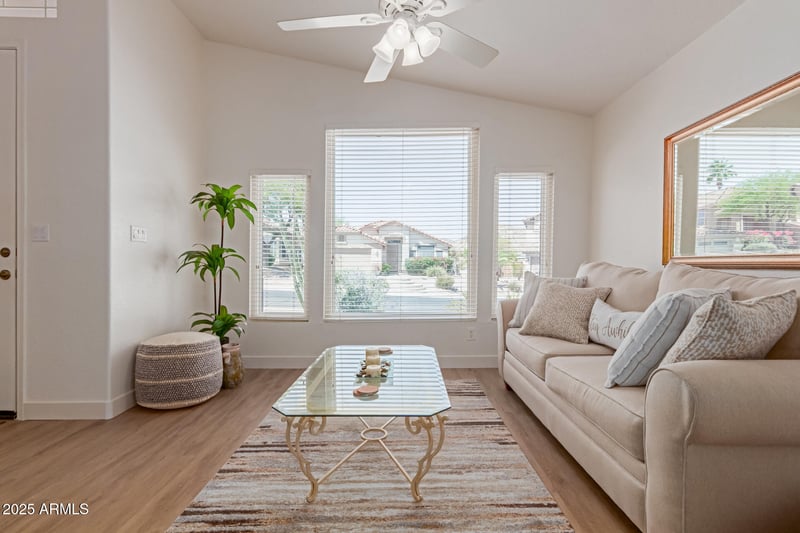 1033 Mountain Vista Dr, Phoenix, AZ 85048
