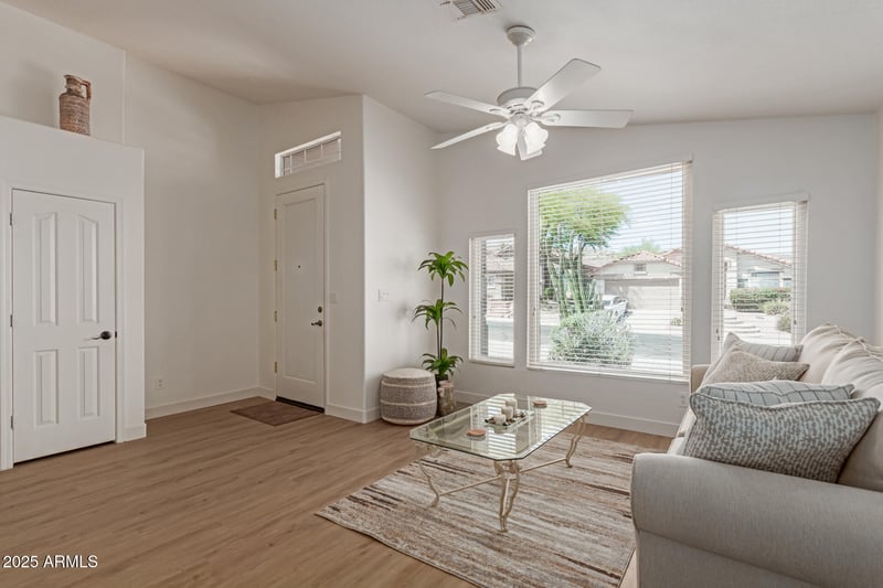 1033 Mountain Vista Dr, Phoenix, AZ 85048