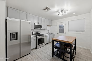 1033 N 25th St, Phoenix, AZ 85008