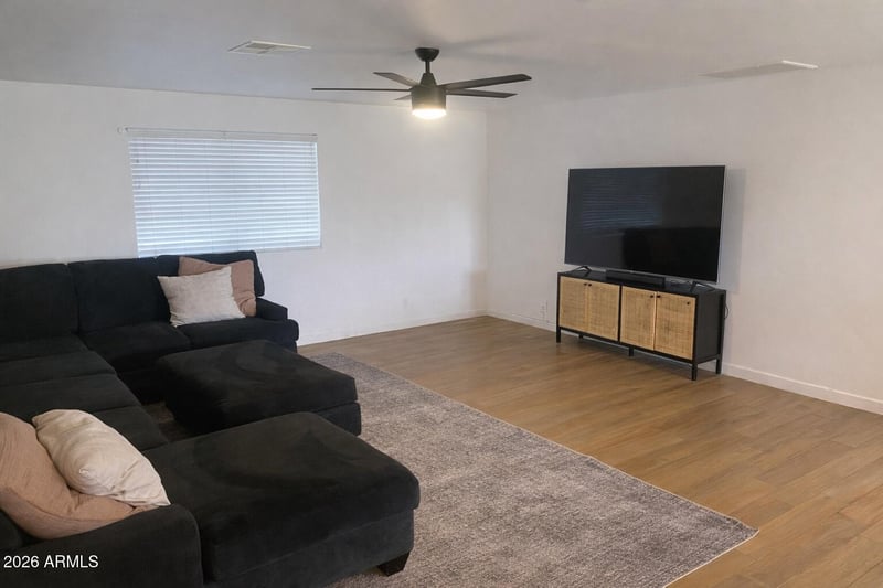 1033 Hickory St, Mesa, AZ 85201