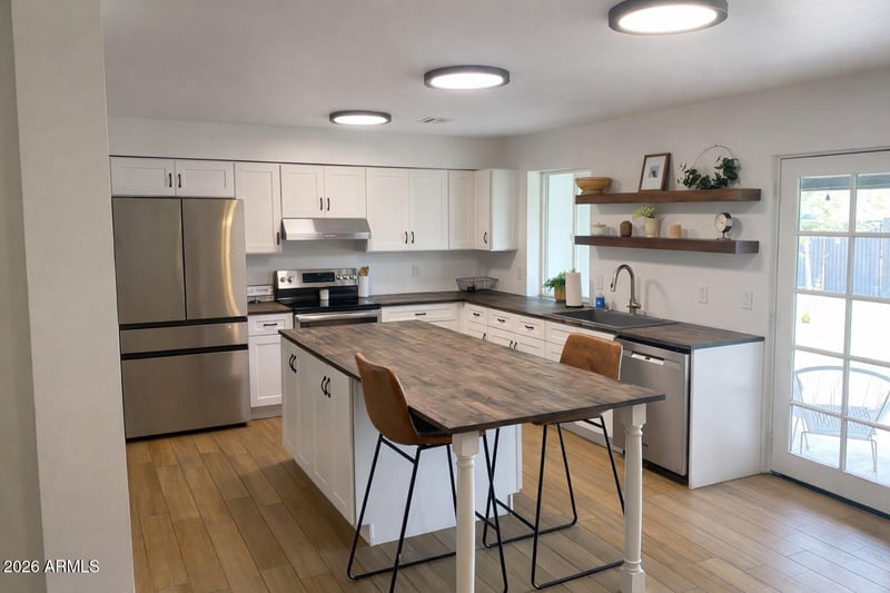 1033 Hickory St, Mesa, AZ 85201
