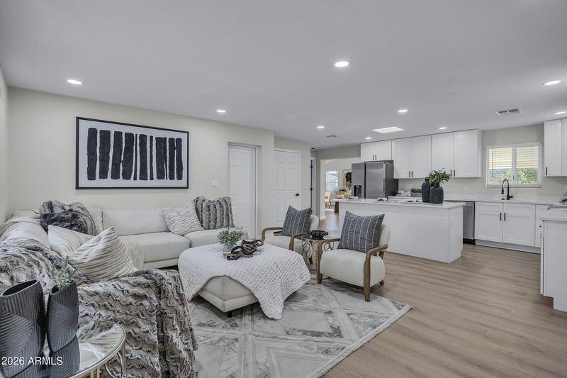 1033 Rio Salado Pw, Mesa, AZ 85201