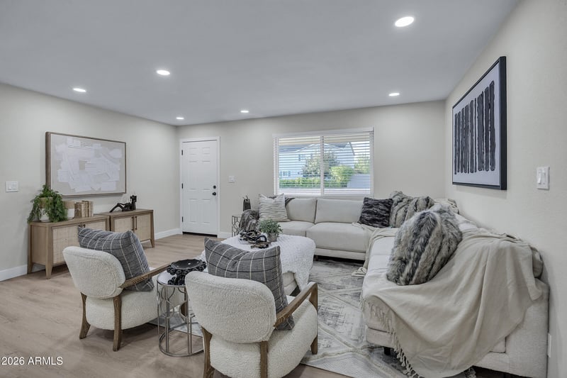 1033 Rio Salado Pw, Mesa, AZ 85201