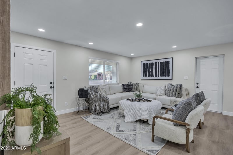 1033 Rio Salado Pw, Mesa, AZ 85201