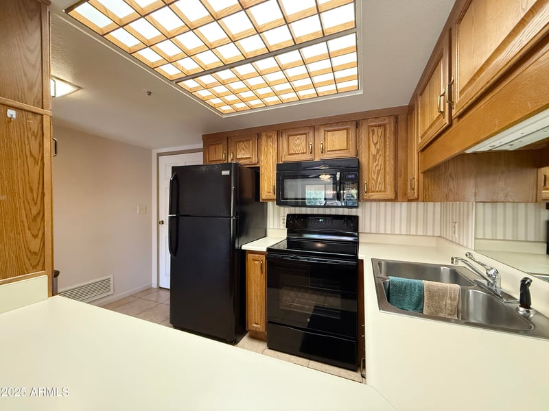 10330 Thunderbird Blvd #A304, Sun City, AZ 85351