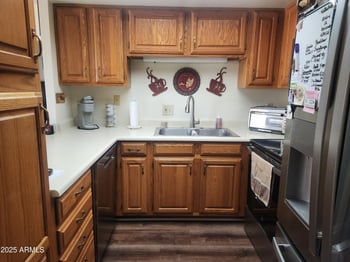 10330 Thunderbird Blvd #B110, Sun City, AZ 85351