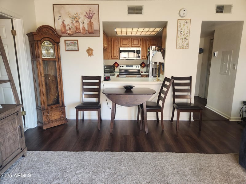 10330 Thunderbird Blvd #B110, Sun City, AZ 85351