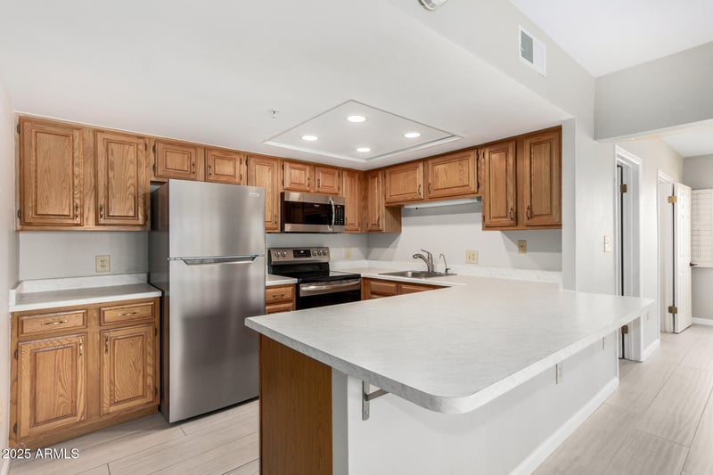 10330 Thunderbird Blvd #B112, Sun City, AZ 85351