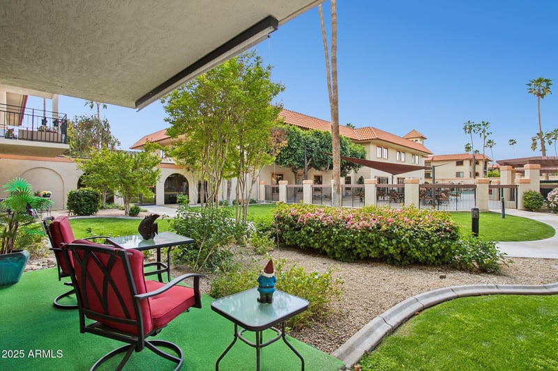 10330 Thunderbird Blvd #C102, Sun City, AZ 85351