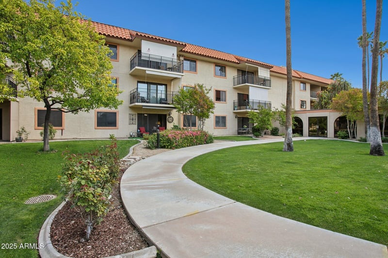 10330 Thunderbird Blvd #C102, Sun City, AZ 85351