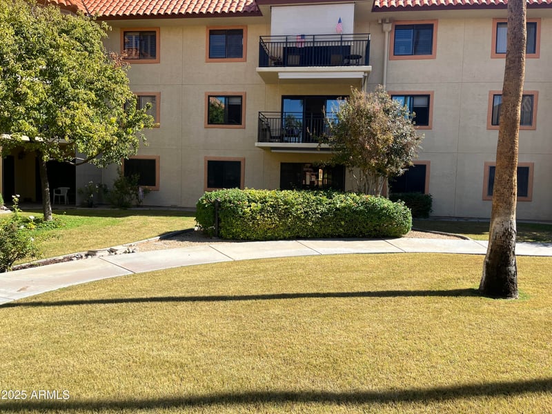 10330 Thunderbird Blvd #C102, Sun City, AZ 85351
