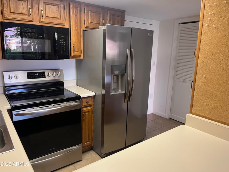10330 Thunderbird Blvd #C102, Sun City, AZ 85351