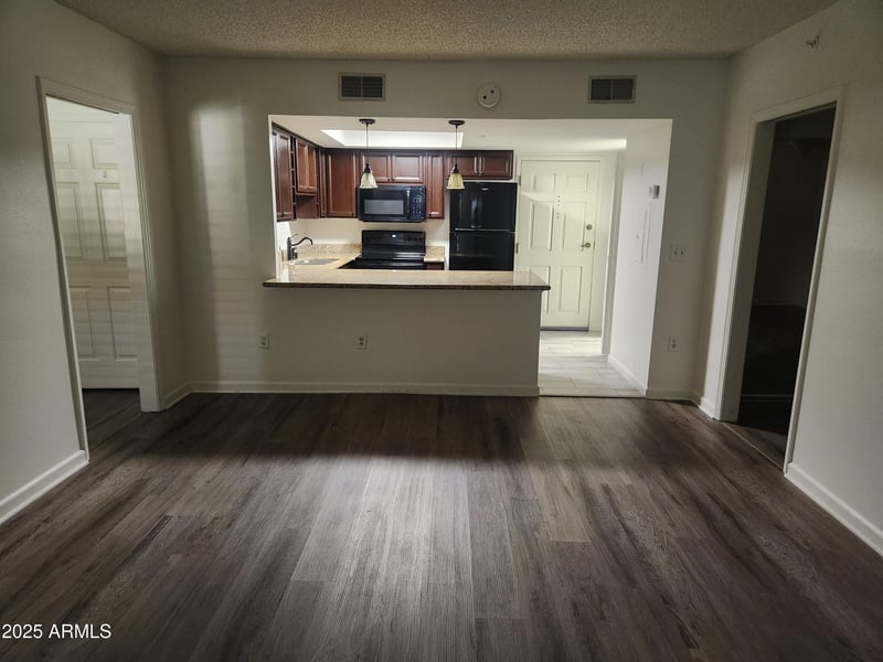 10330 Thunderbird Blvd #C104, Sun City, AZ 85351