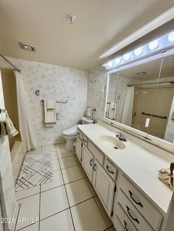 10330 Thunderbird Blvd #C203, Sun City, AZ 85351