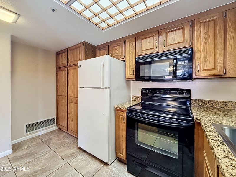 10330 Thunderbird Blvd #A303, Sun City, AZ 85351