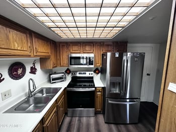 10330 Thunderbird Blvd #B110, Sun City, AZ 85351