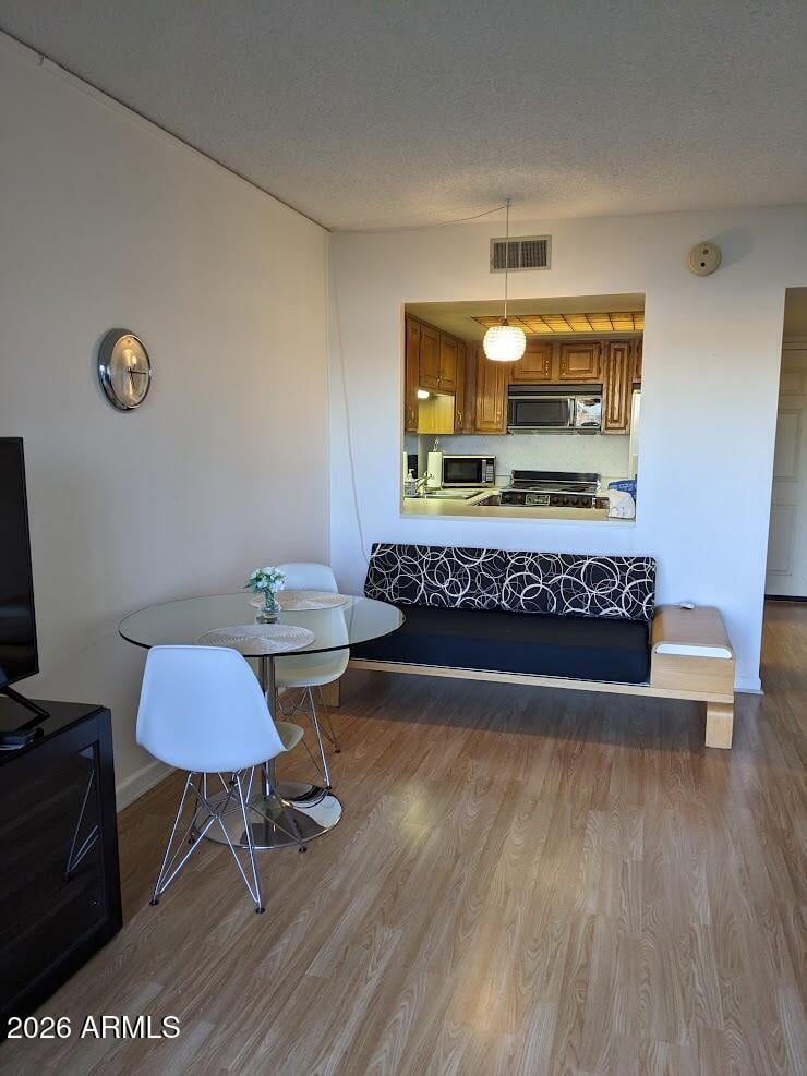 10330 Thunderbird Blvd #B113, Sun City, AZ 85351