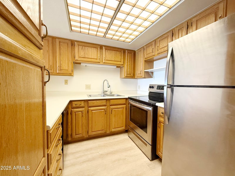 10330 W Thunderbird Blvd #B313, Sun City, AZ 85351