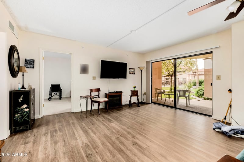 10330 Thunderbird Blvd #C103, Sun City, AZ 85351