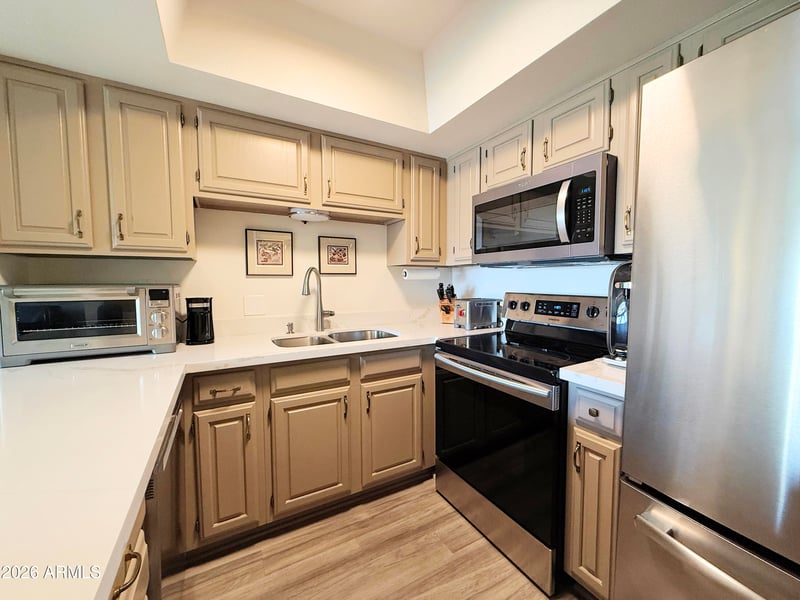 10330 Thunderbird Blvd #C202, Sun City, AZ 85351