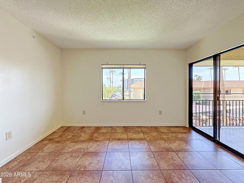 10330 Thunderbird Blvd #C304, Sun City, AZ 85351