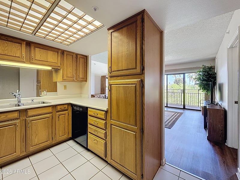 10330 Thunderbird Blvd #C318, Sun City, AZ 85351