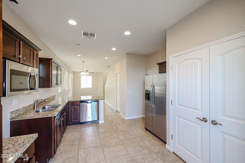 10332 W Devonshire Ave, Phoenix, AZ 85037