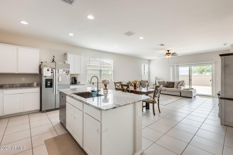 10333 Sonrisas St, Tolleson, AZ 85353