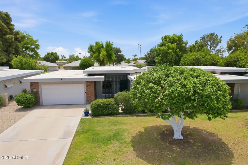 10333 Highwood Ln, Sun City, AZ 85373