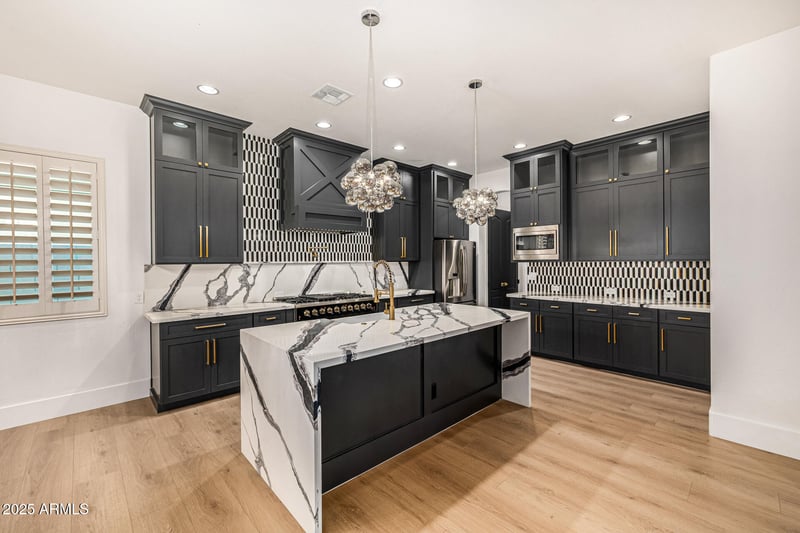 10334 Radiant Ave, Mesa, AZ 85212