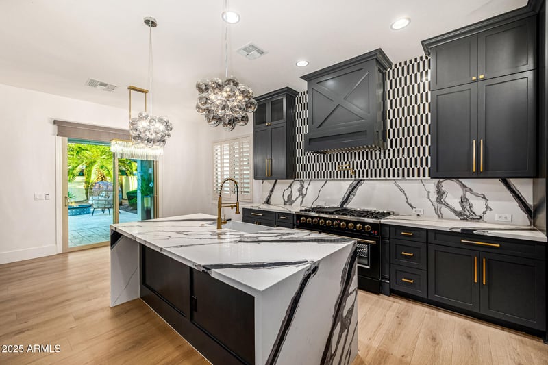 10334 Radiant Ave, Mesa, AZ 85212