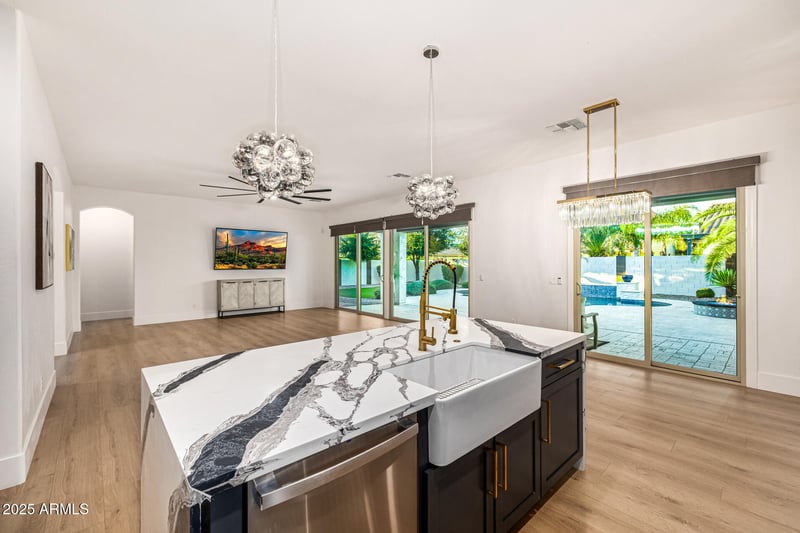 10334 Radiant Ave, Mesa, AZ 85212