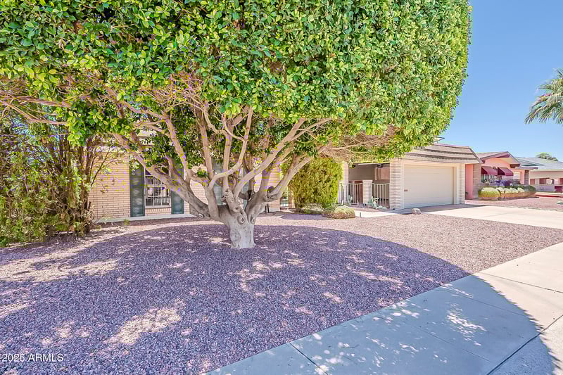 10335 Mission Ln, Sun City, AZ 85351