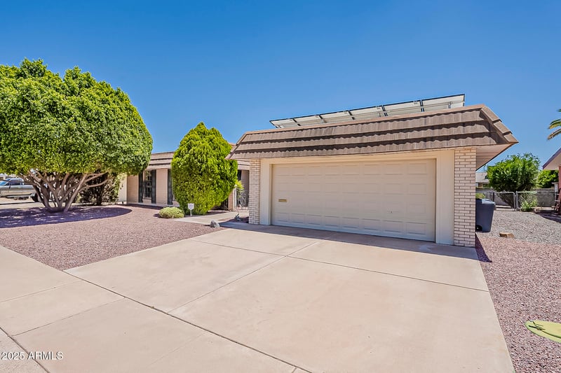10335 Mission Ln, Sun City, AZ 85351