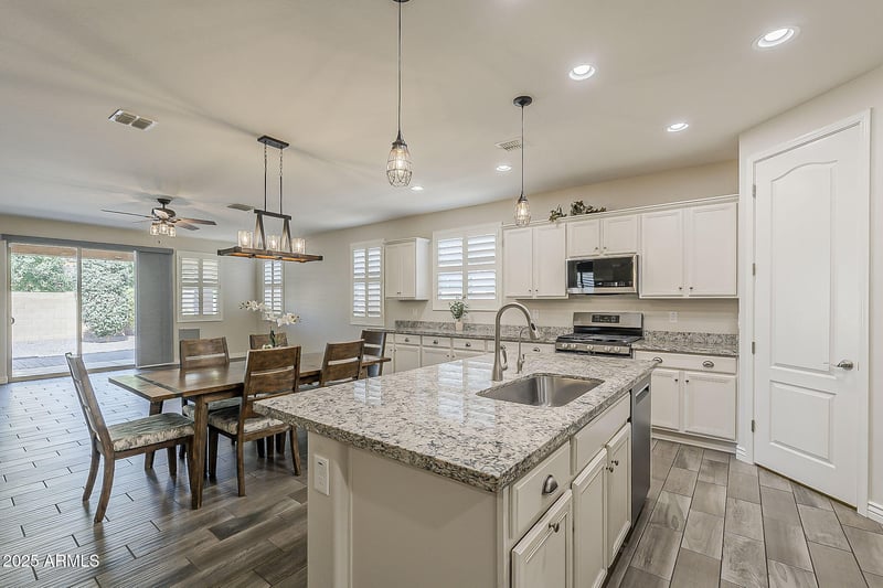 10338 Rosewood Ln, Peoria, AZ 85383
