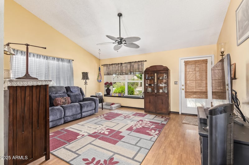 1034 Sequoia Dr, Phoenix, AZ 85024