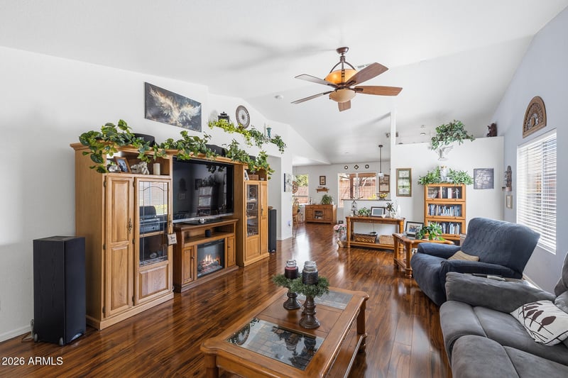 1034 13th Ave, Apache Junction, AZ 85120