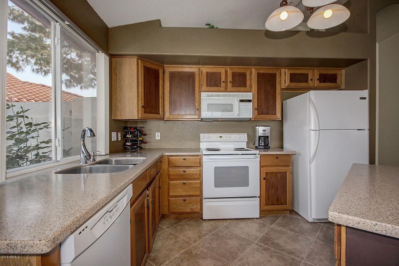 10340 N 58th Ln, Glendale, AZ 85302