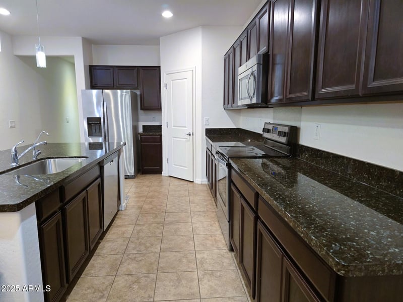 10342 Hammond Ln, Tolleson, AZ 85353