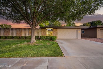 10345 Garnette Dr, Sun City, AZ 85373