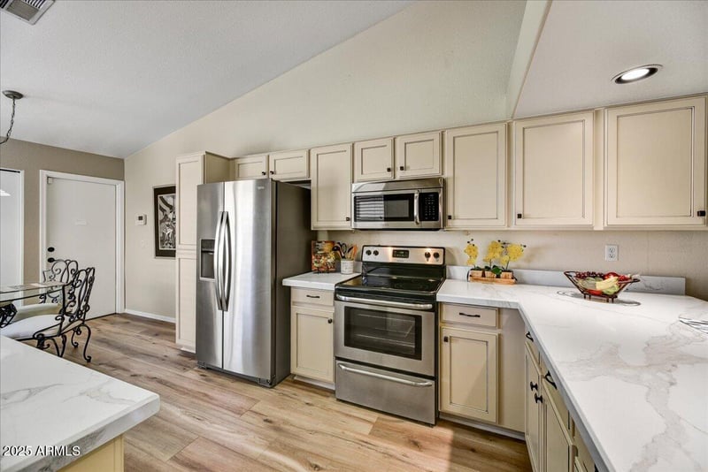 10347 Mohawk Ln, Peoria, AZ 85382