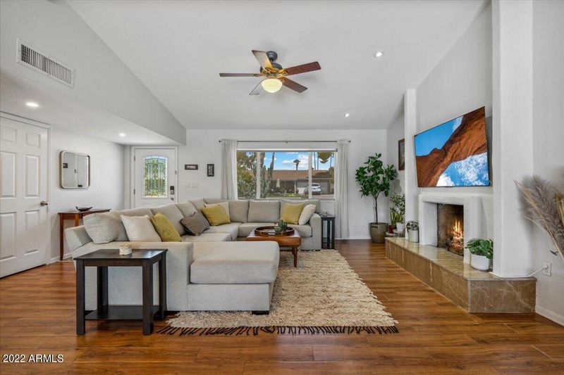 1035 E Myrtle Ave, Phoenix, AZ 85020
