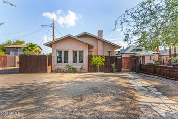 1035 Palm Ln, Phoenix, AZ 85006