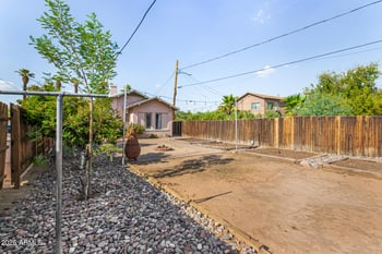 1035 Palm Ln, Phoenix, AZ 85006